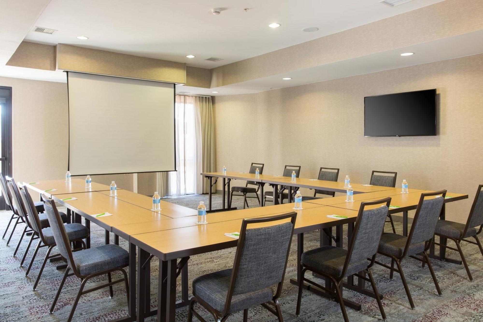 คอร์ตยาร์ด เดสโมนส์ เวสท์/จอร์แดน ครีก Hotel เวสต์เดอร์มอยส์ ภายนอก รูปภาพ