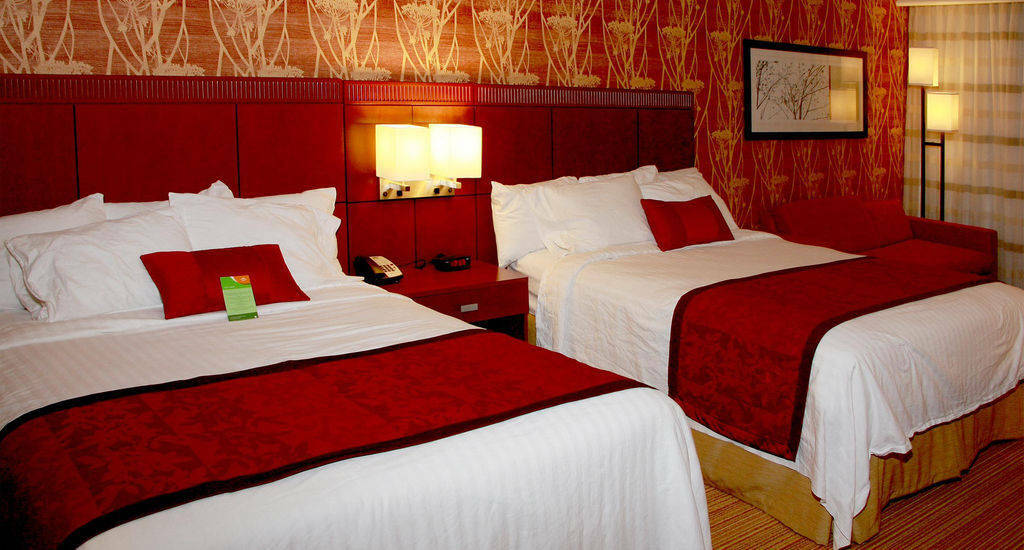 คอร์ตยาร์ด เดสโมนส์ เวสท์/จอร์แดน ครีก Hotel เวสต์เดอร์มอยส์ ภายนอก รูปภาพ